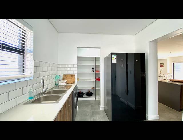 3 BEDROOM HOUSE FOR SALE IN DWARSKERSBOS